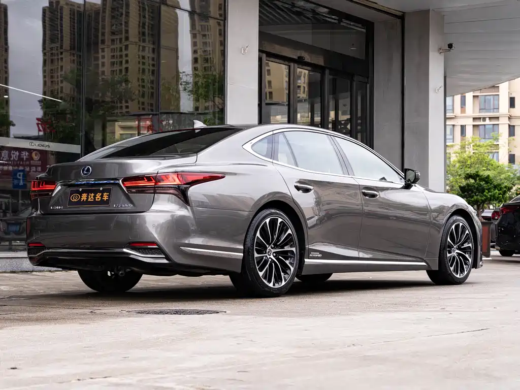 Lexus LS 2021