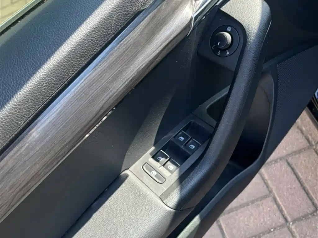 Skoda Octavia 2017 — фото 12