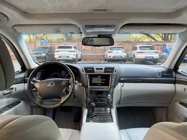 Lexus LS 2006
