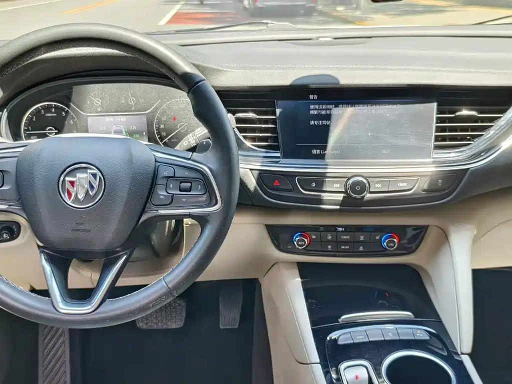 Buick Regal 2020 — фото 16