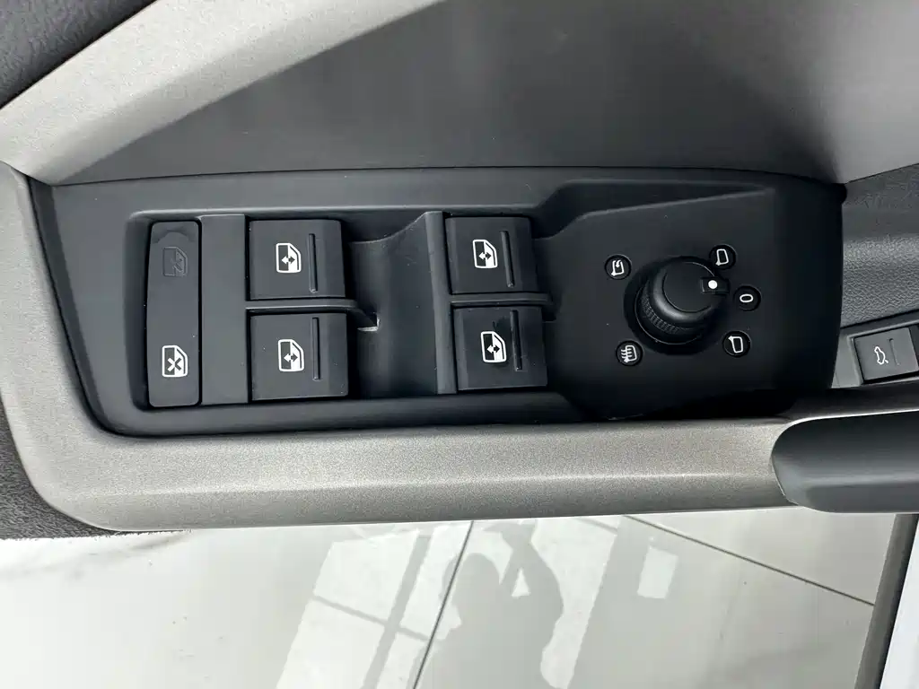 Audi Q3 2023 — фото 12