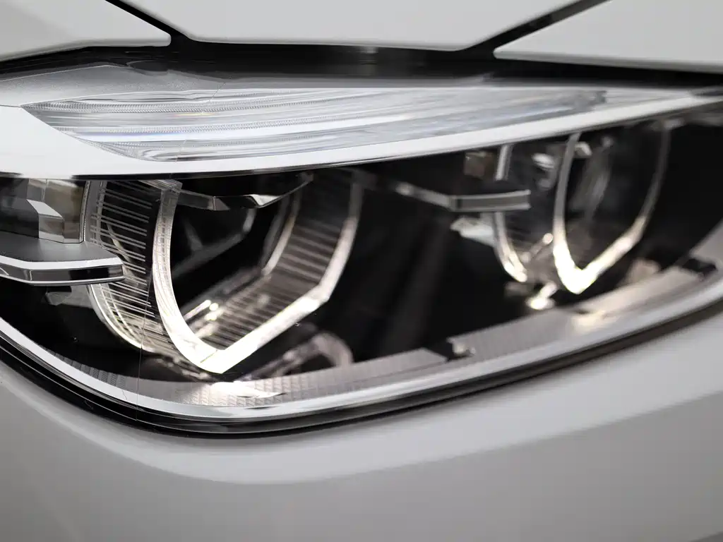 BMW 3 Series 2016 — фото 26