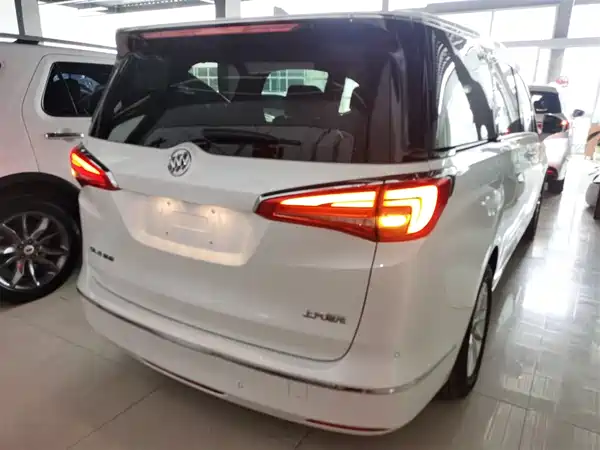 Buick GL8 2017