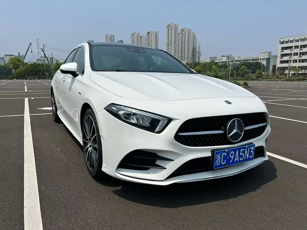 Mercedes-Benz A-Class 2019 — фото 2