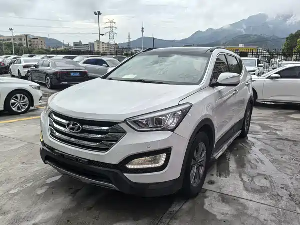 Hyundai Santa Fe 2016
