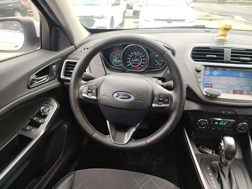 Ford Escort 2019 — фото 11