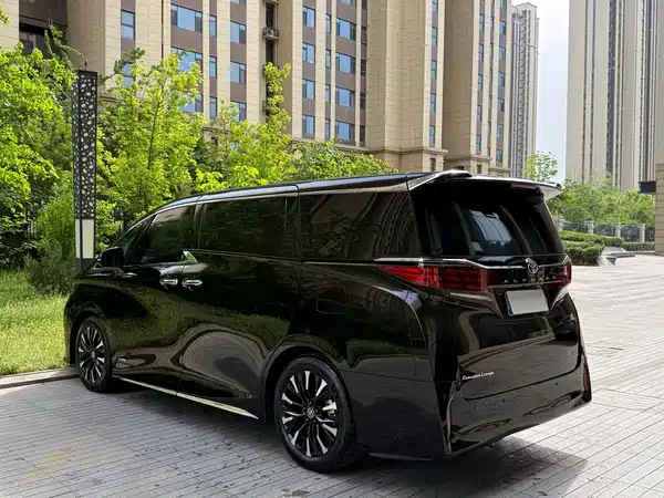 Toyota Alphard 2024