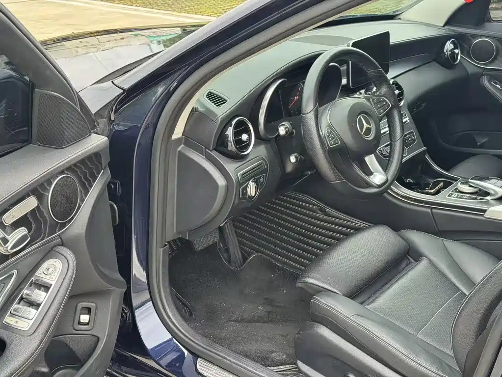 Mercedes-Benz C-Class 2017 — фото 10