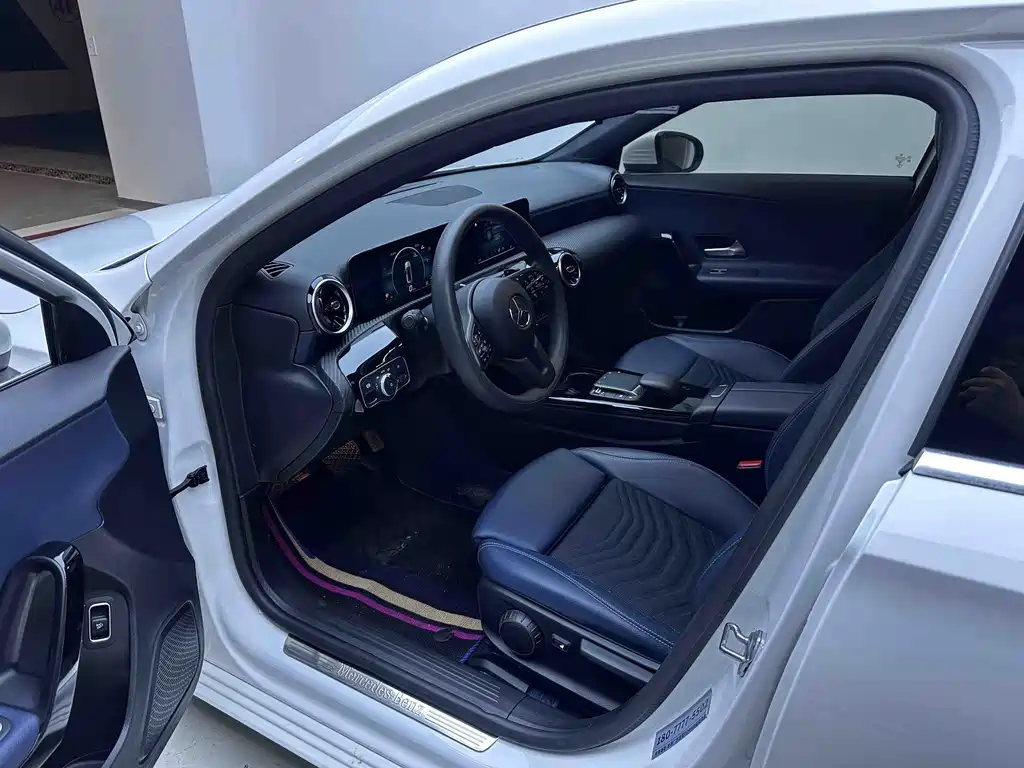 Mercedes-Benz A-Class 2023 — фото 20