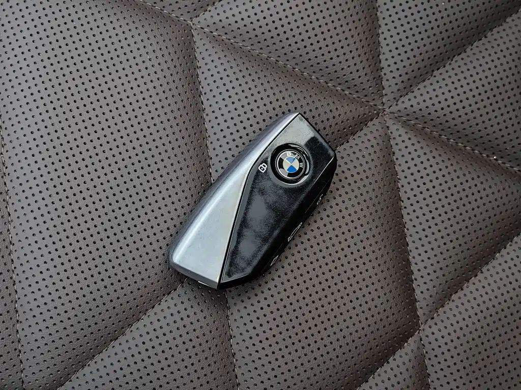 BMW i7 2023 — фото 19