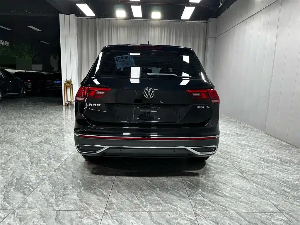 Volkswagen Tiguan L 2023 — фото 5
