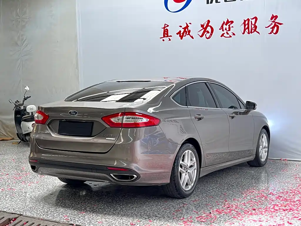 Ford Mondeo 2015 — фото 17