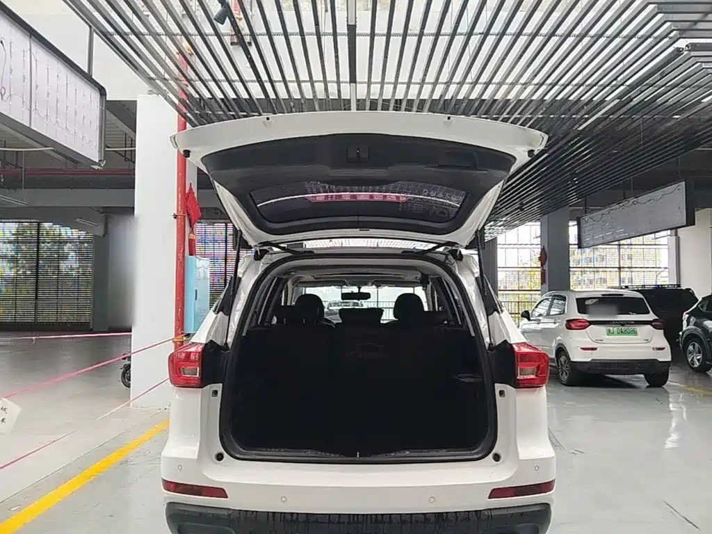 Haval M6 2017 — фото 19