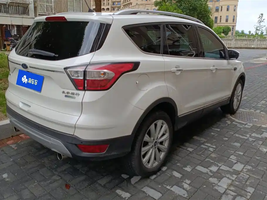 Ford Kuga 2017 — фото 3