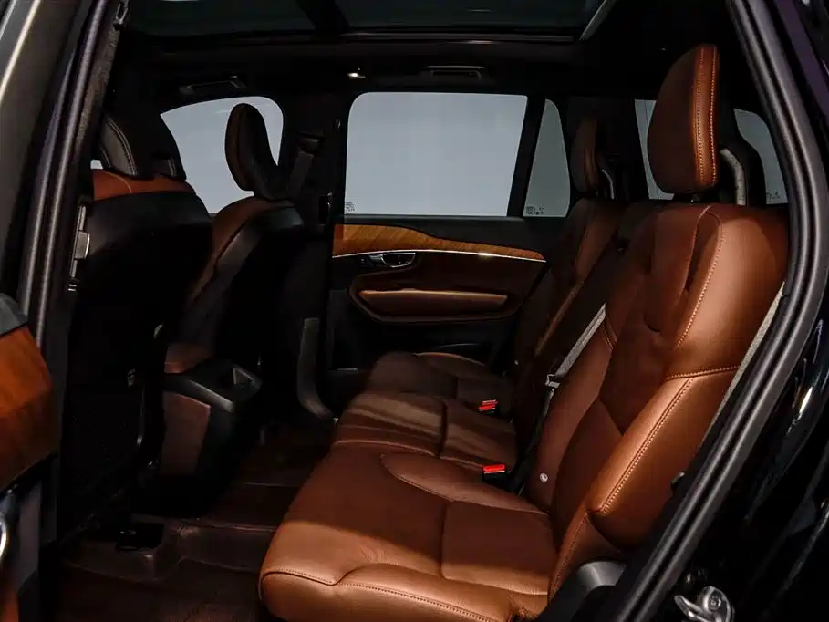 Volvo XC90 2024 — фото 10
