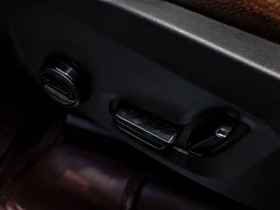 Volvo XC90 2024 — фото 13