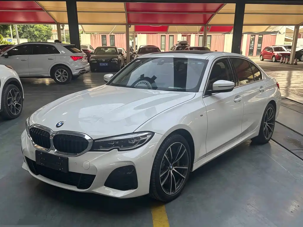 BMW 3 Series 2019 — фото 1