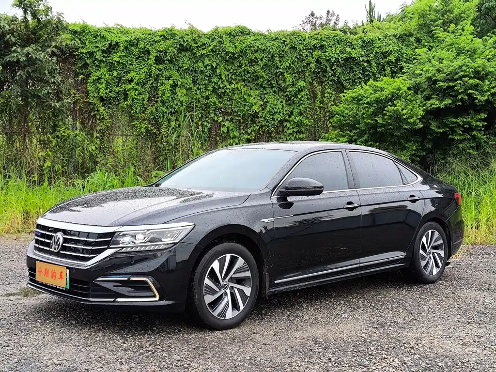 Volkswagen Passat PHEV 2021 — фото 2
