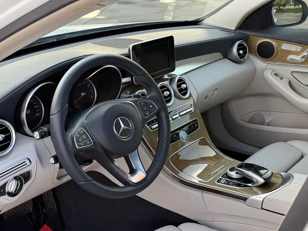 Mercedes-Benz C-Class 2015 — фото 18