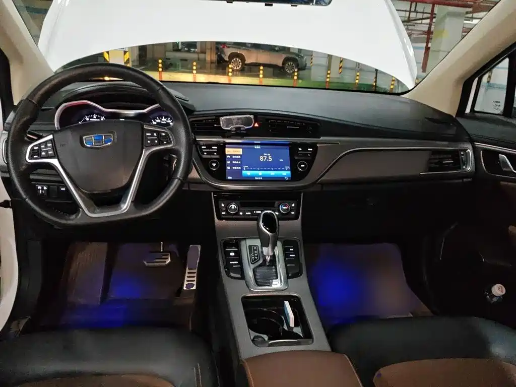Geely Emgrand GS 2017 — фото 13