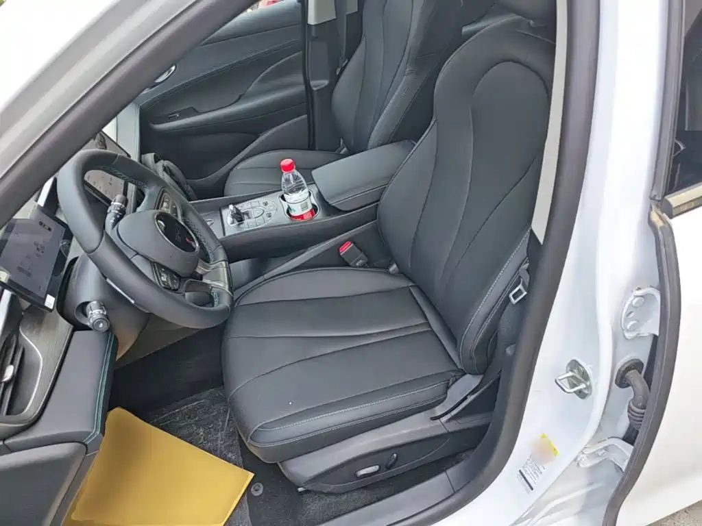 BYD Seal 05 DM-i 2025 — фото 15