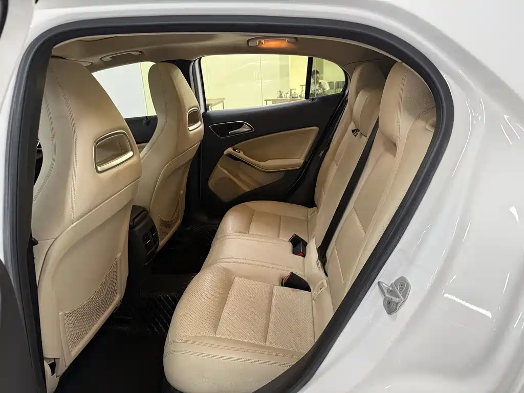 Mercedes-Benz GLA 2017 — фото 14