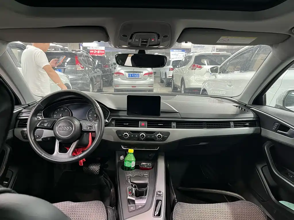 Audi A4L 2018