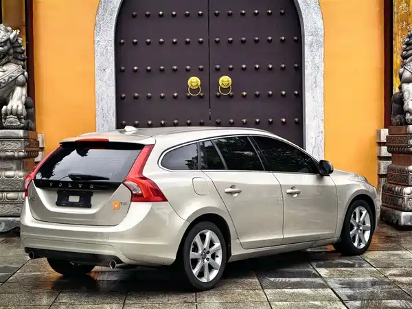 Volvo V60 2017