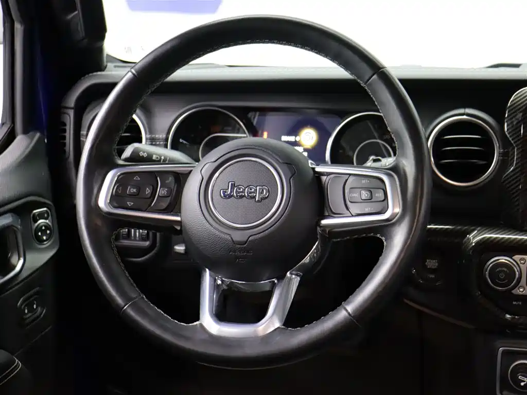 Jeep Wrangler 2020 — фото 11