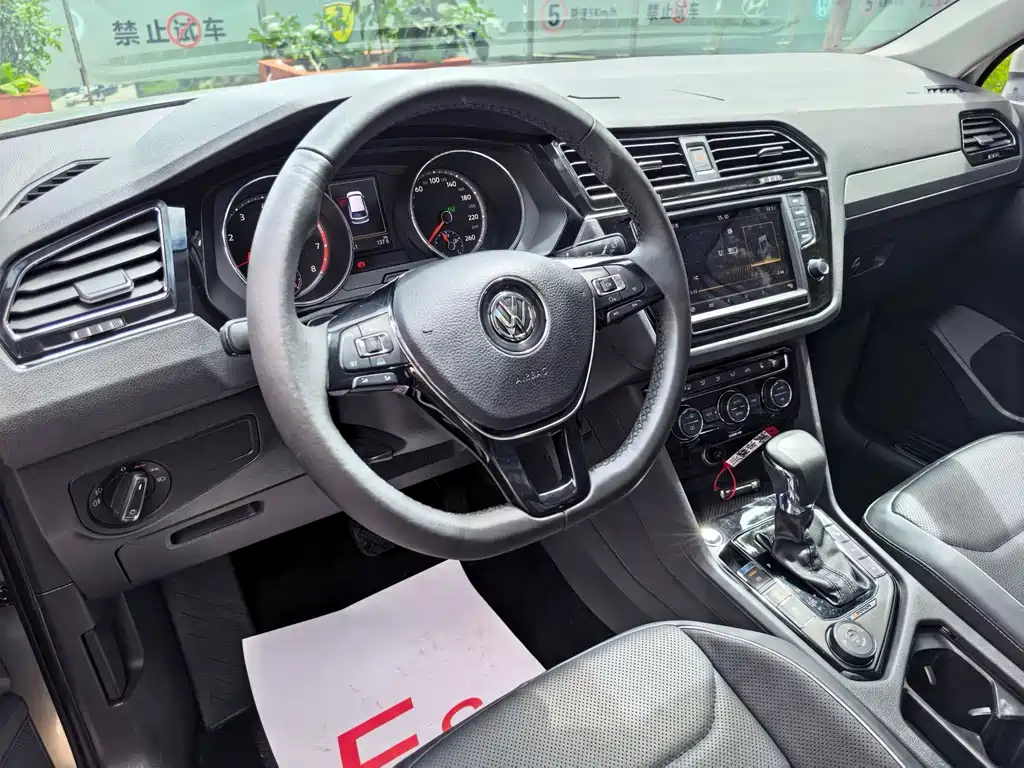 Volkswagen Tiguan L 2017 — фото 14