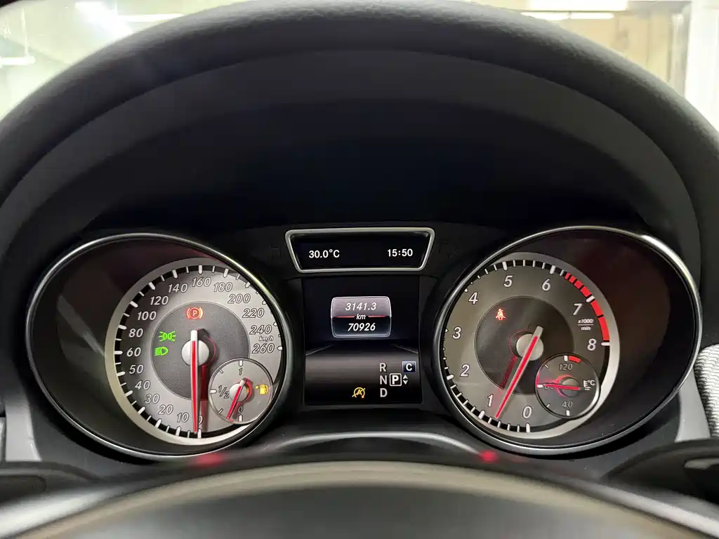Mercedes-Benz GLA 2017 — фото 19