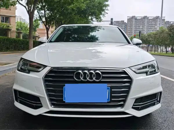 Audi A4L 2020