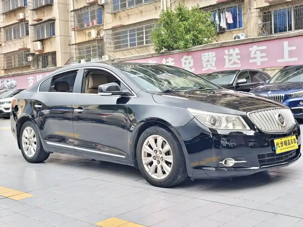 Buick LaCrosse 2010 — фото 3