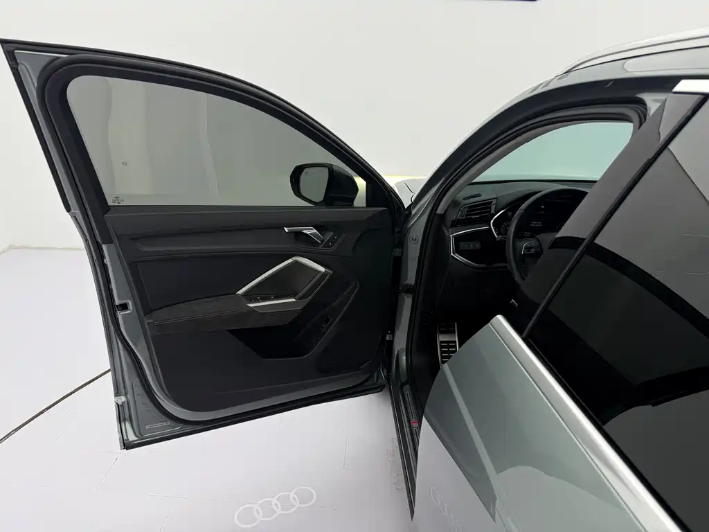 Audi Q3 2021 — фото 20