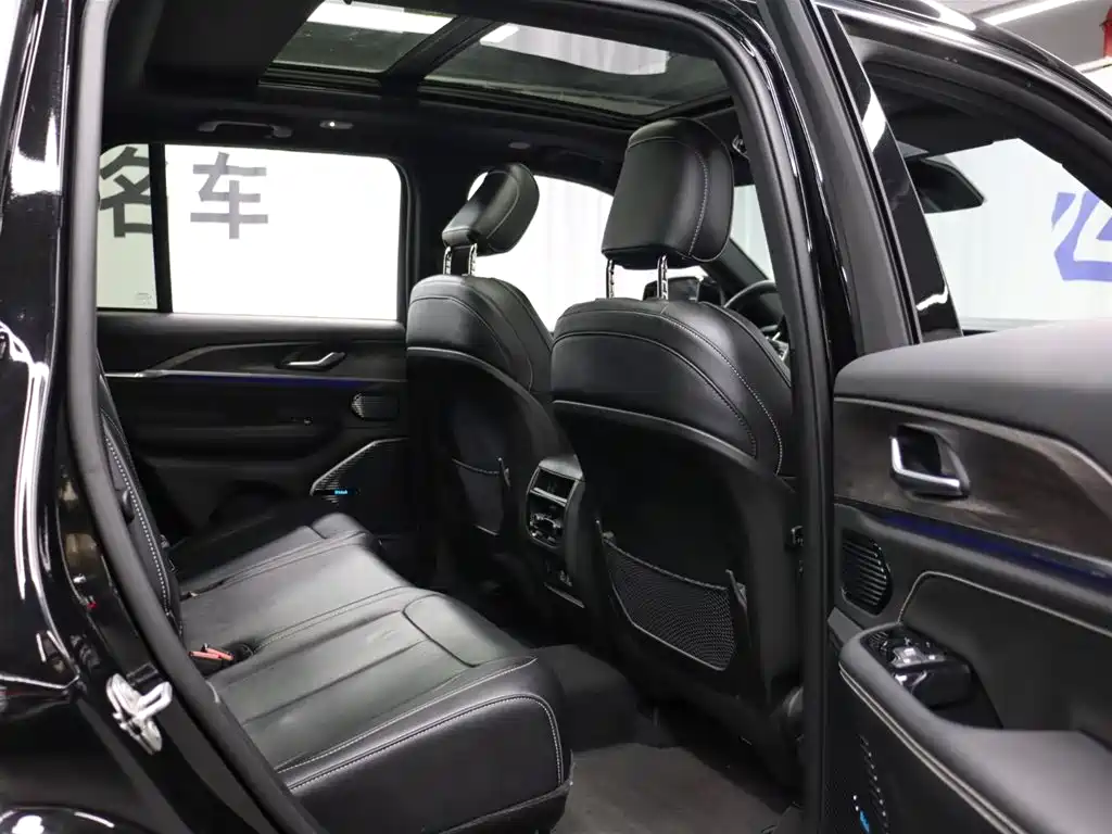 Jeep Grand Cherokee 4xe 2025 — фото 24