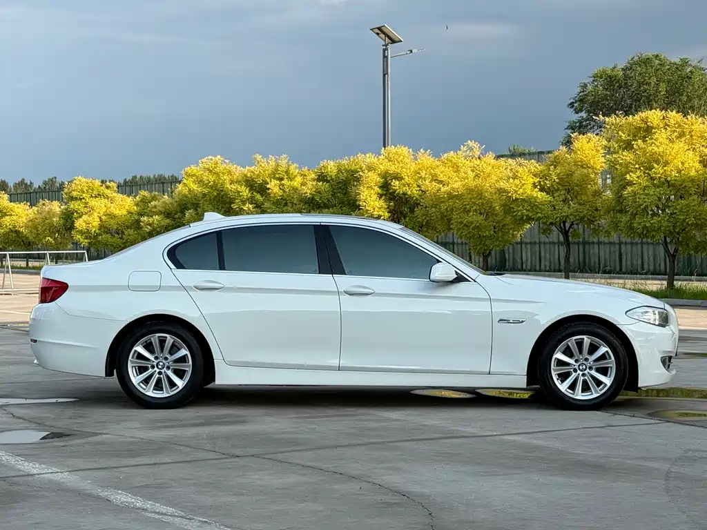 BMW 5 Series 2012