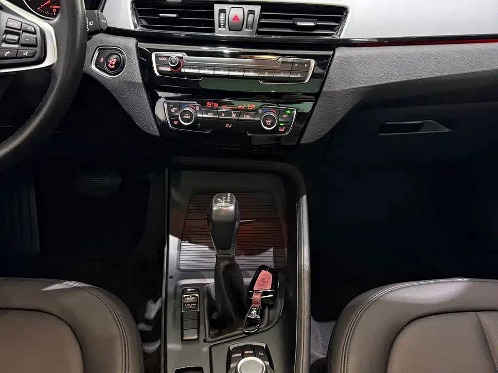 BMW X1 2017 — фото 15