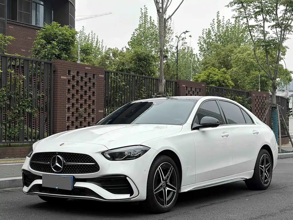 Mercedes-Benz C-Class 2024 — фото 1