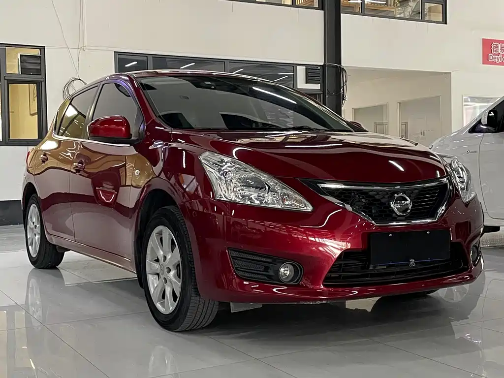 Nissan Tiida 2013