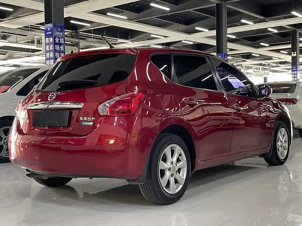 Nissan Tiida 2013