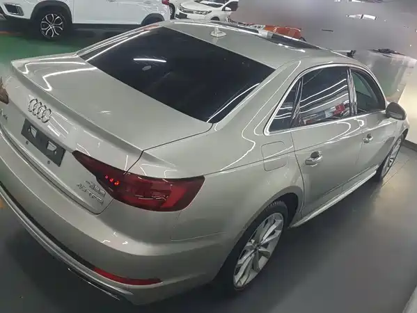 Audi A4L 2020