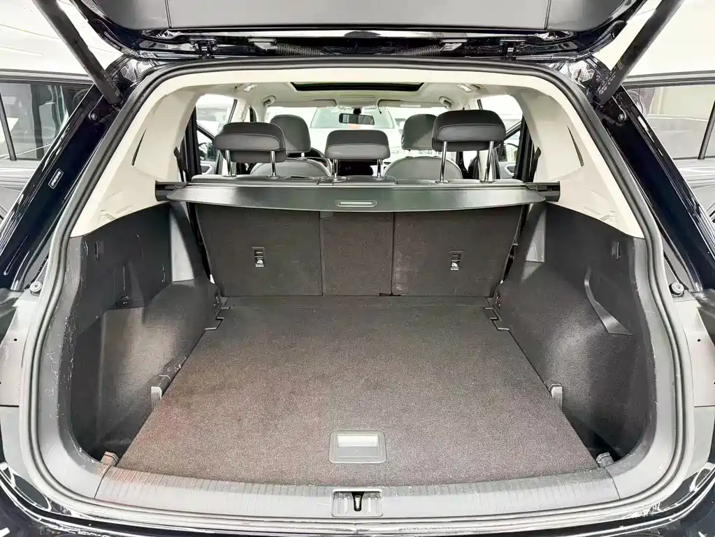 Volkswagen Tiguan L 2022 — фото 19