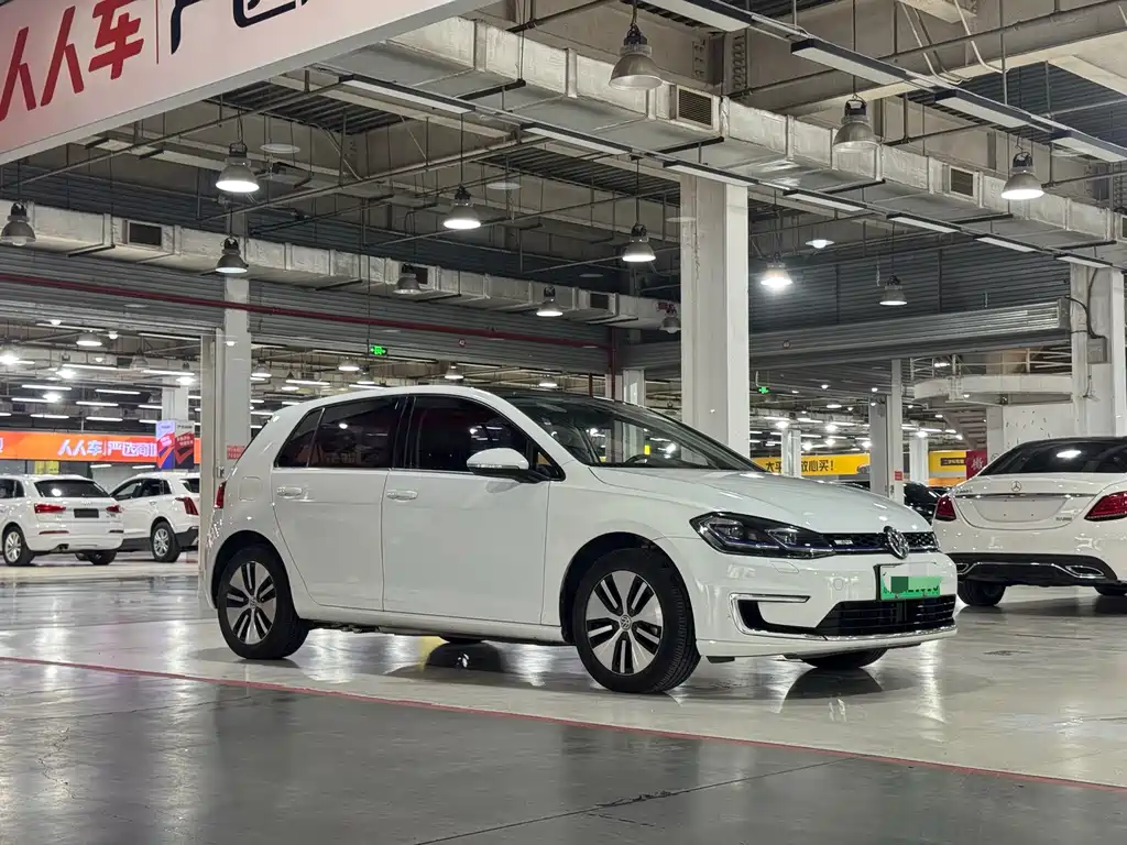 Volkswagen Golf Pure Electric 2020 — фото 3