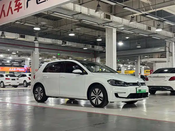 Volkswagen Golf Pure Electric 2020