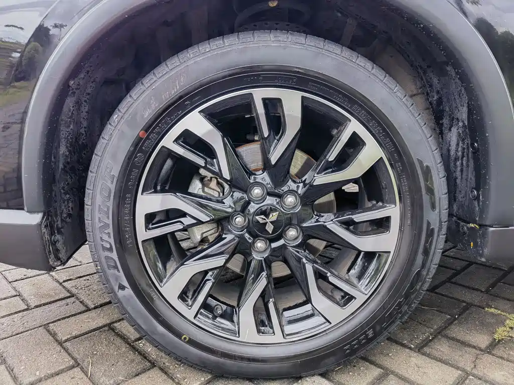 Mitsubishi Outlander 2020 — фото 15