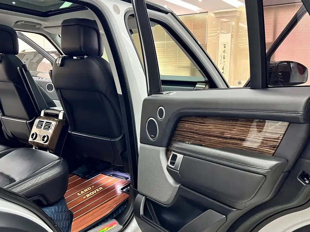Land Rover Range Rover 2019 — фото 14