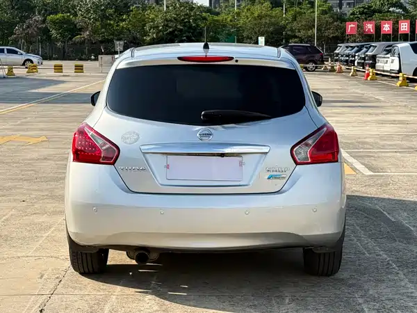 Nissan Tiida 2013