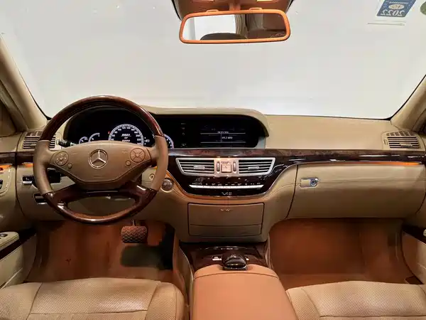 Mercedes-Benz S-Class 2012