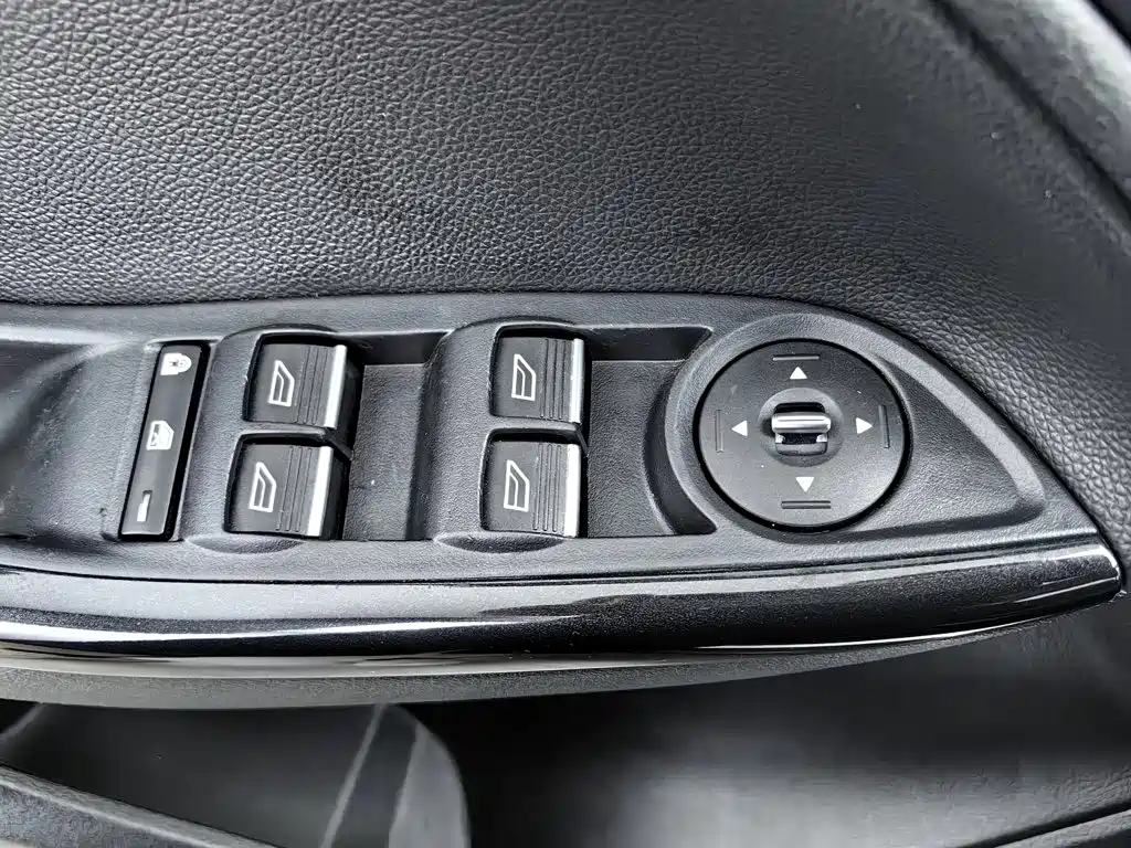 Ford Focus 2017 — фото 9