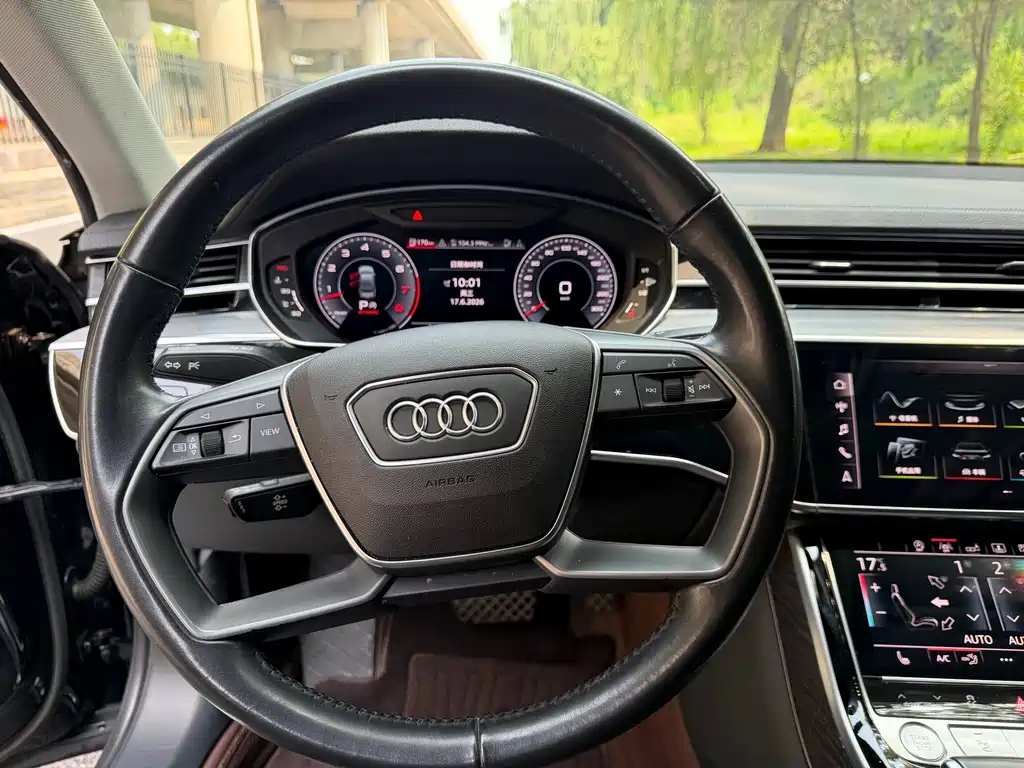 Audi A8 2020 — фото 9